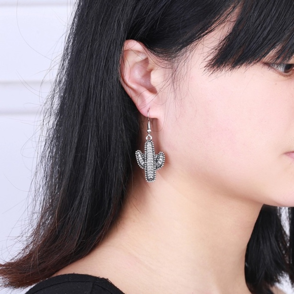 Cactus Vintage Inspired Western Cowgirl Earrings - Picture 4 of 5
